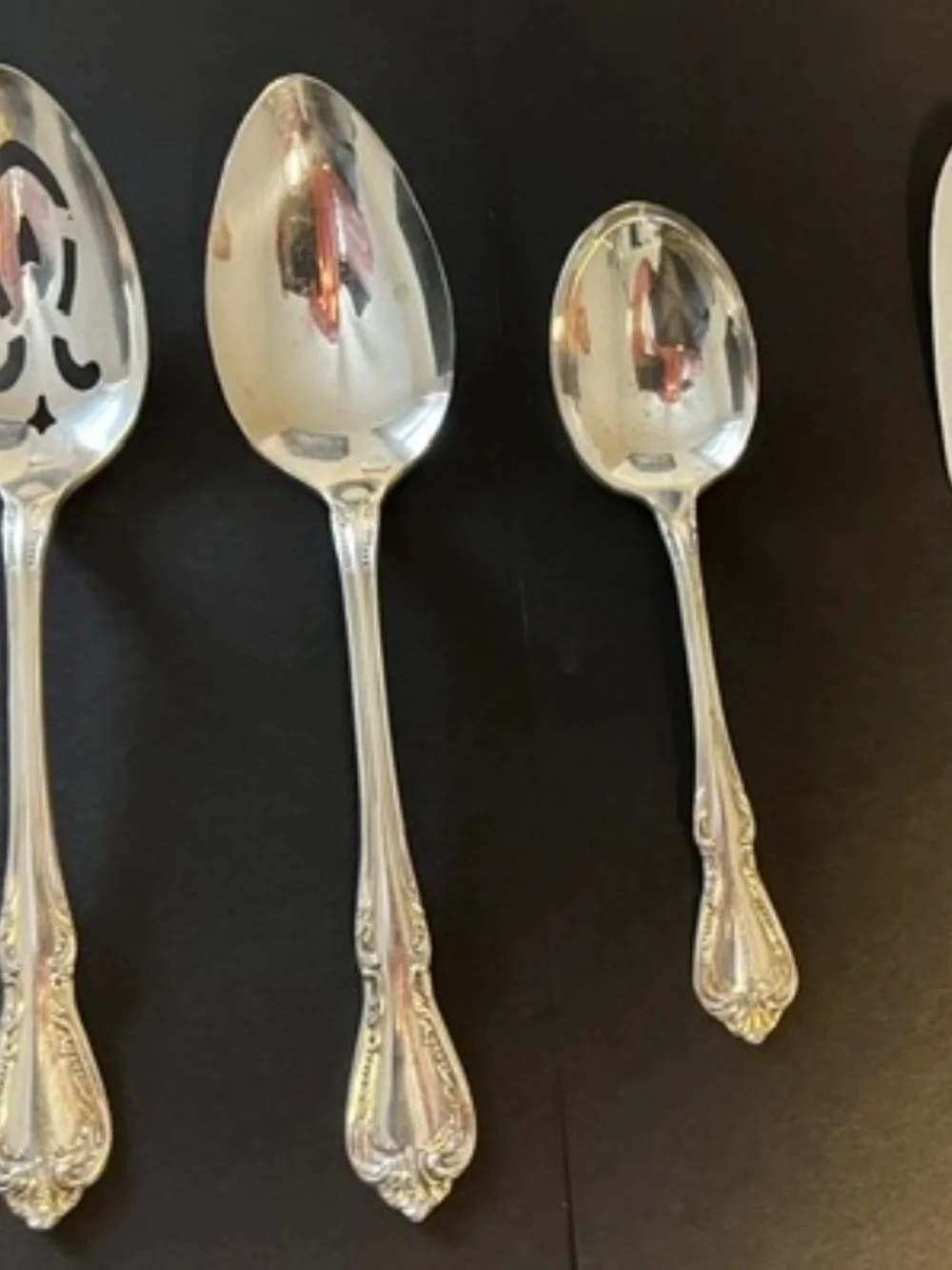 VINTAGE ONEIDA SILVER-PLATED FLATWARE